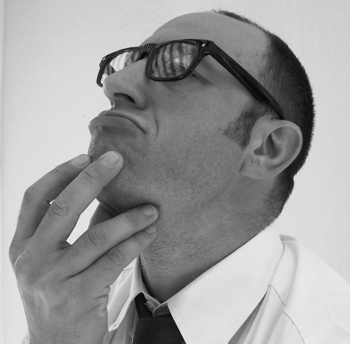 Gaetan Schmid in BODY LANGUAGE (8).jpg